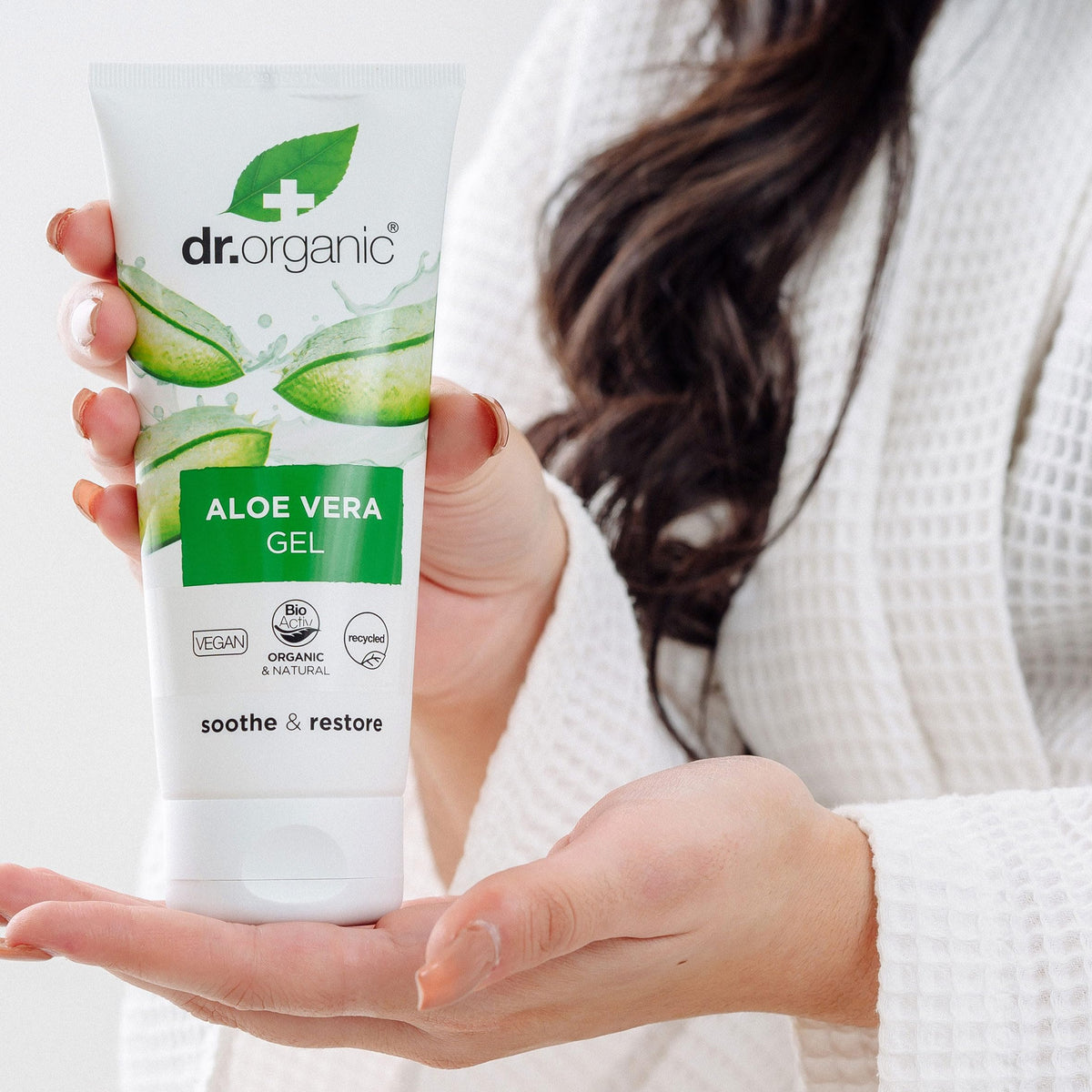 Vue arrière du gel d'Aloe Vera Dr. Organic 200ml