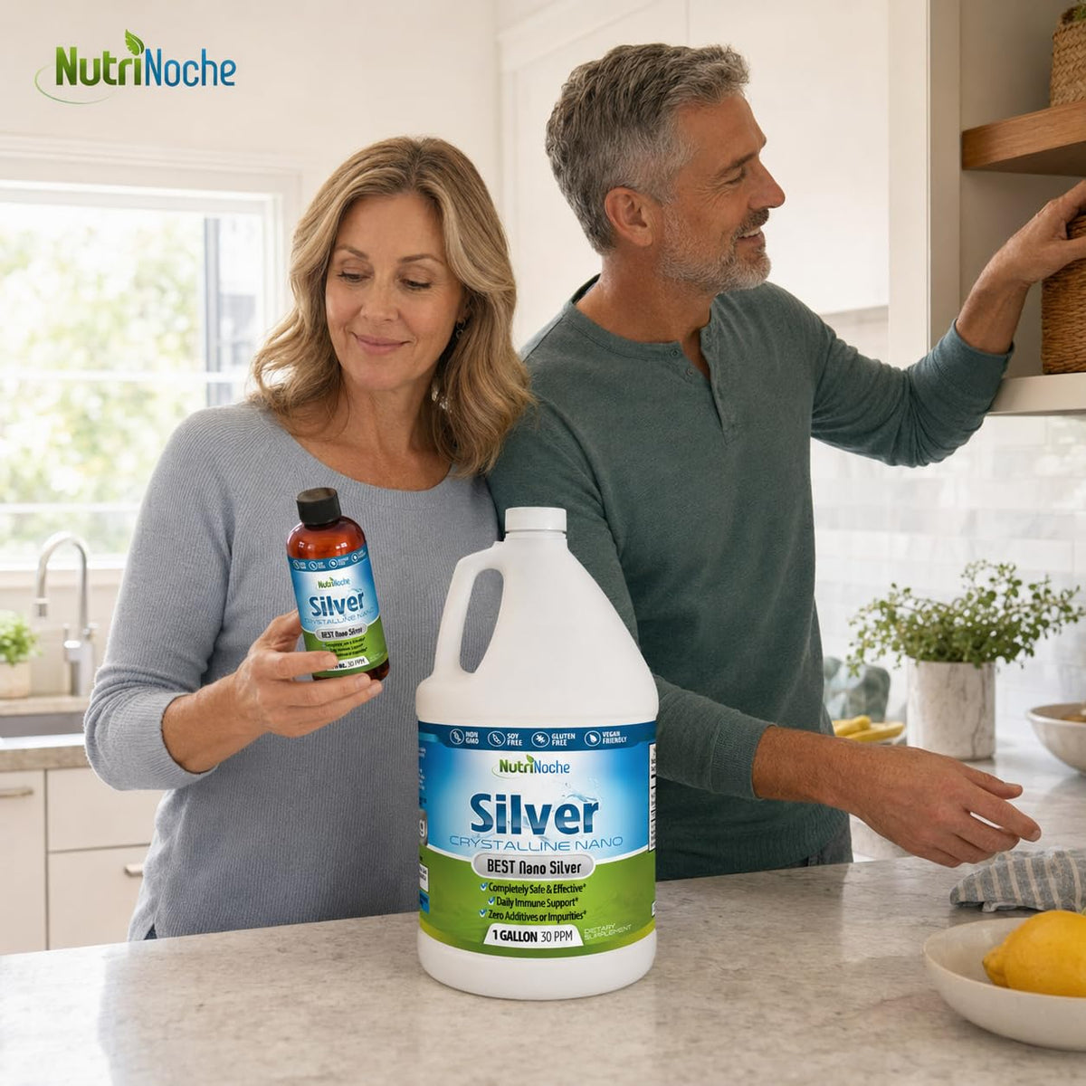 Vue de côté du flacon de 1 gallon d'argent colloïdal NutriNoche