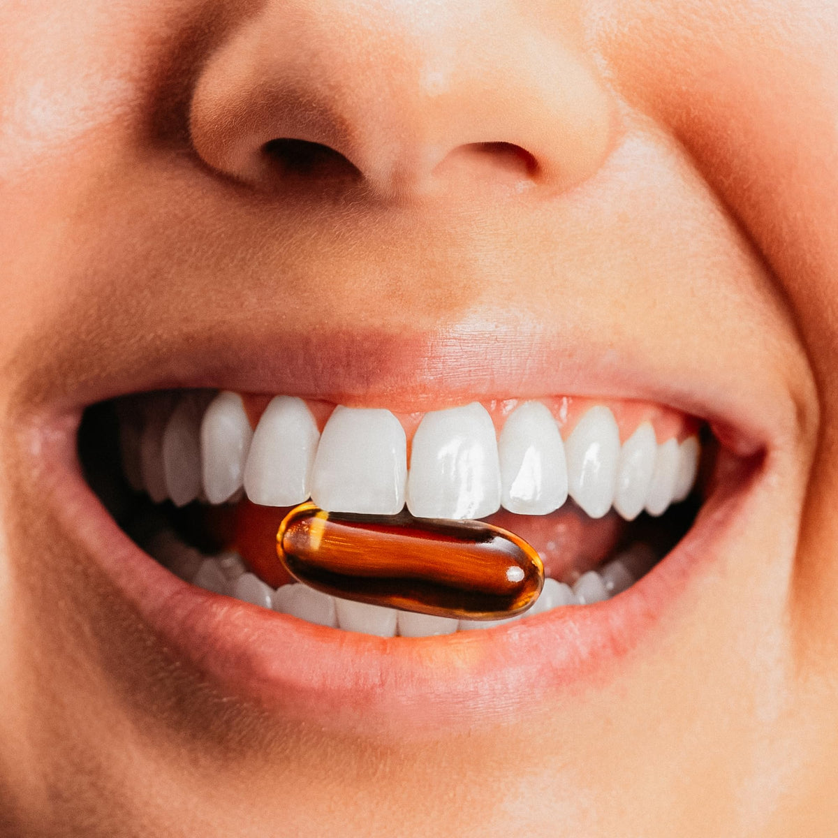 Vue de la bouteille de True Grace Omega-3 de côté