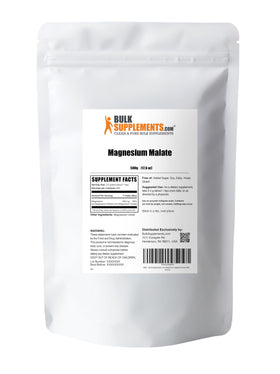 Vue de la poudre de malate de magnésium BulkSupplements avec cuillère
