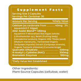 Vue des capsules AllerCaps de Premier Research Labs avec un verre d'eau
