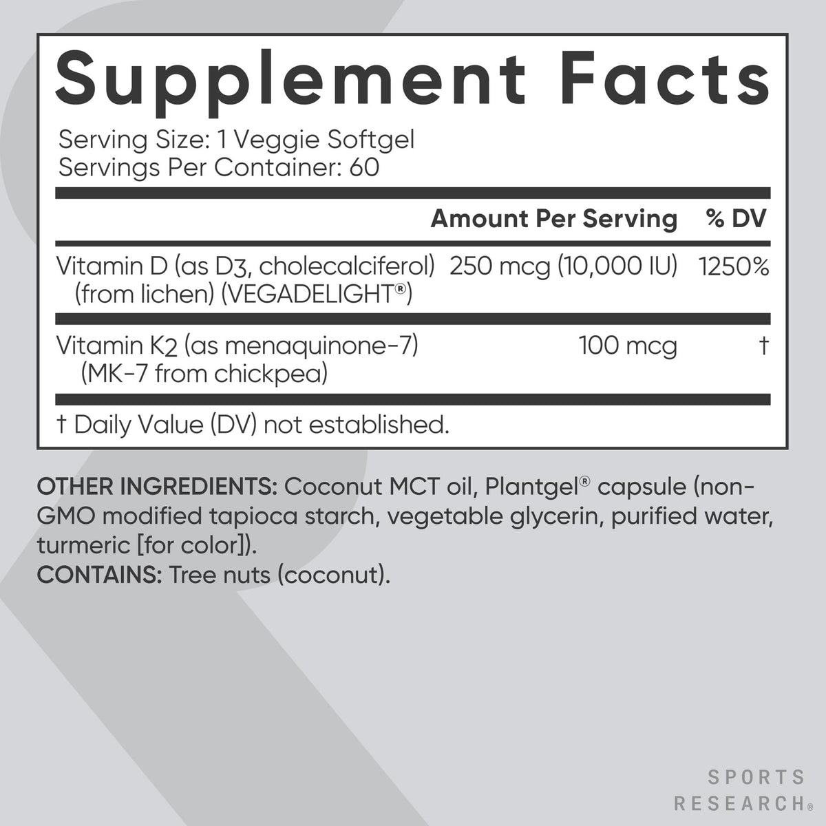 Vue des capsules de complément Vegan D3 + K2, Sports Research dans une main