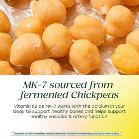 Vue du flacon de MegaFood Vitamine K1 & K2 avec une cuillère