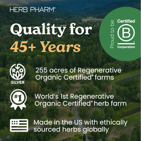 Vue du flacon de Triphala Herb Pharm avec capsules