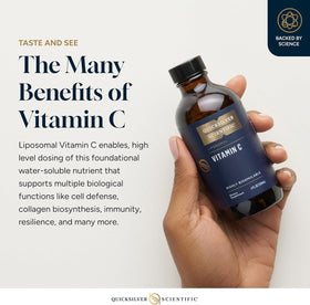 Vue du flacon de vitamine C Quicksilver Scientific avec dosette