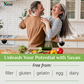 Vue latérale des capsules de champignon Chaga Sayan