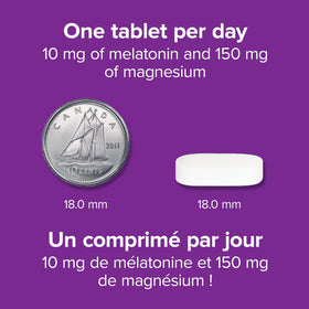 Webber Naturals Mélatonine 10 mg et Magnésium 150 mg comprimés avec un verre d'eau