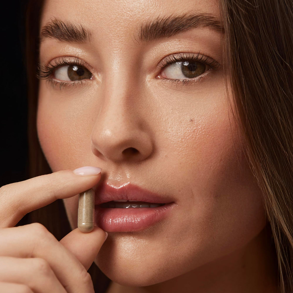 WELLBEL Complément Alimentaire Femme capsules avec verre d'eau
