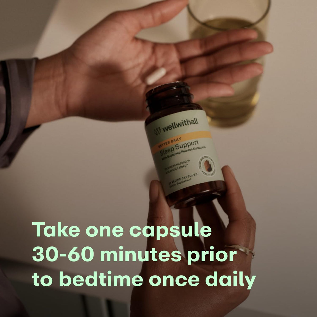 WellWithAll Complément Alimentaire Sommeil avec des ingrédients sur fond blanc