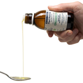 Wiley's Finest Omega 3 Végétal 231g bouteille sur une table en bois