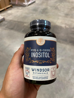 WINDSOR BOTANICALS Myo-Inositol & D-Chiro Inositol capsule in hand