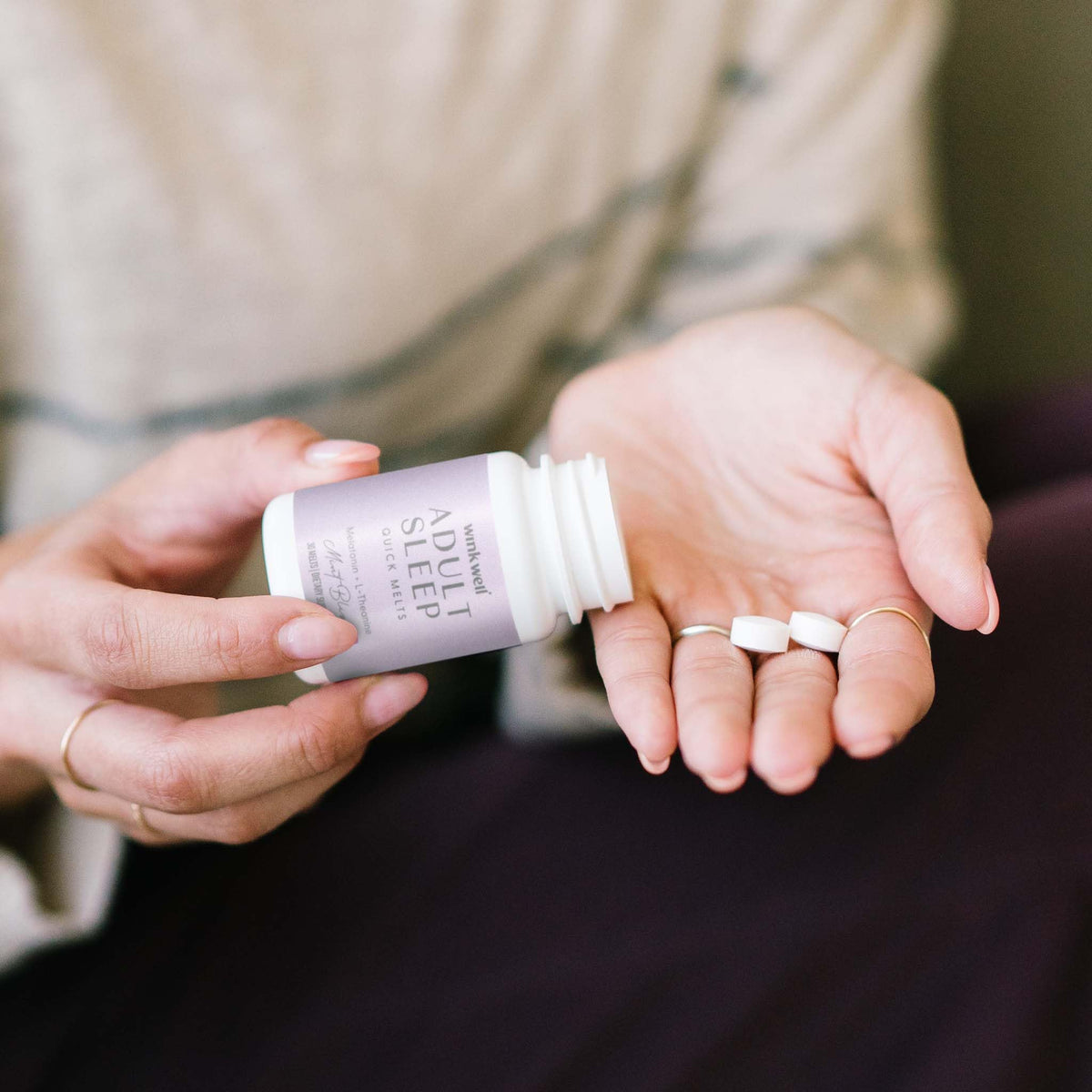 Wink Naturals Complément Alimentaire Sommeil, comprimés sur une surface plane