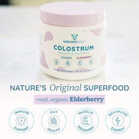 WONDERCOW poudre de colostrum avec sureau en arrière-plan