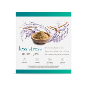 Youtheory Ashwagandha Liquide 1 oz en utilisation dans un smoothie