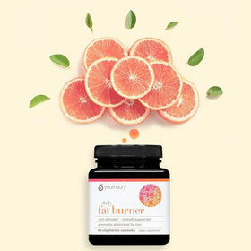 Youtheory Brûleur de Graisse 60 Capsules sur une table en bois