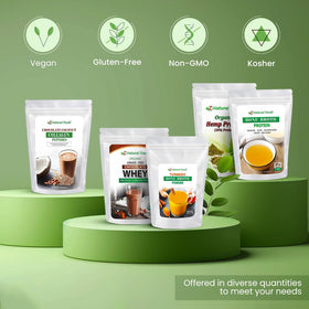 Z Natural Foods Peptides de Collagène Chocolat et Lait de Coco 472g au milieu d'un smoothie